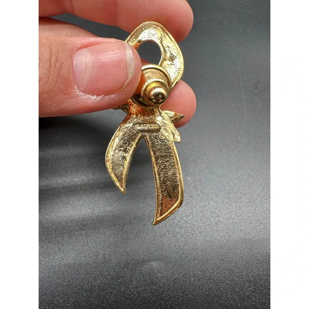 Avon‎ 1996 Breast Cancer Awareness Pink Ribbon Rose Pin Gold Tone Vintage Boxed